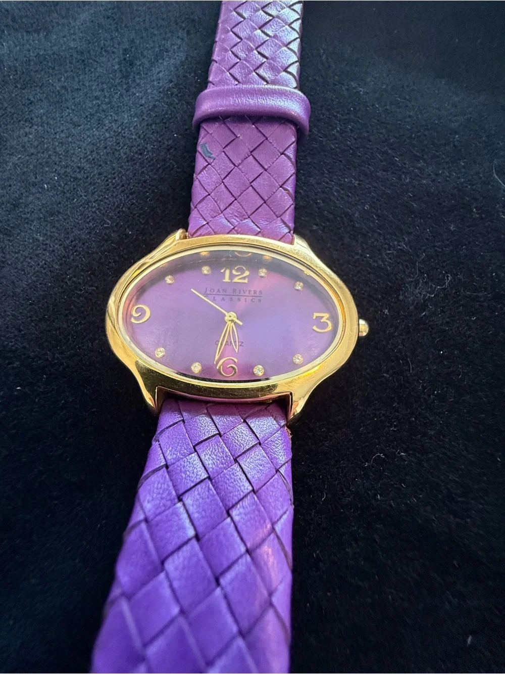 JOAN RIVERS CLASSICS Women’s Quartz Oval Gold Tone Purple Dial Leather Watch